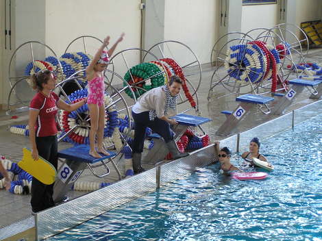 Συνεχίζονται εντατικά τα προγράμματα εκμάθησης κολύμβησης