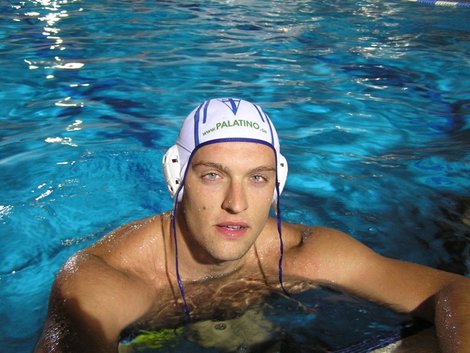20/03/2012 ΠΟΛΟ ΑΝΔΡΩΝ: Αποθεραπεία του αθλητή Υδατοσφαίρισης του ΝΟΠ Petar Filipovic