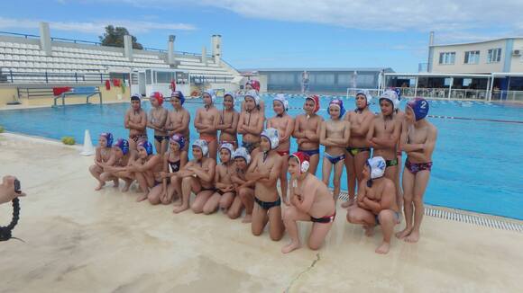 NOΠ : Υδατοσφαίριση Υποδομές. H αποστολή της ΝΕ Λάρισας στον ΝΟΠ. Το άνοιγμα της αγωνιστικής περιόδου στην ανοικτή πισίνα.