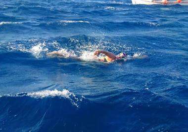 ΝΟΠ: Κολύμβηση Ανοικτής Θαλάσσης 2ος Κολυμβητικός Μαραθώνιος στους Φούρνους. Ο «Γύρος του νησιού Θύμαινα» απόστασης 17 χιλιομέτρων Η Γεωργία Μαρινόπουλου πρώτη !!!!!!!  Πολλά Συγχαρητήρια